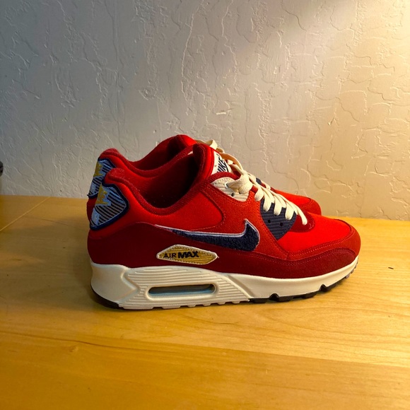 Nike Air Max 90 Mens size 9 “Varsity Pack”